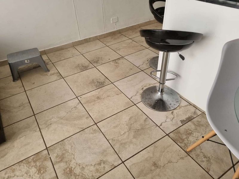 Stylish first floor Apartment in the heart of Amalinda - Photo 10