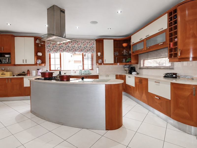 5 Bedroom house for sale in Raslouw, Centurion - Photo 10