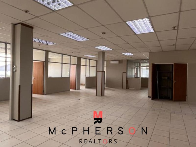 Large Office Space To Let - Photo 2