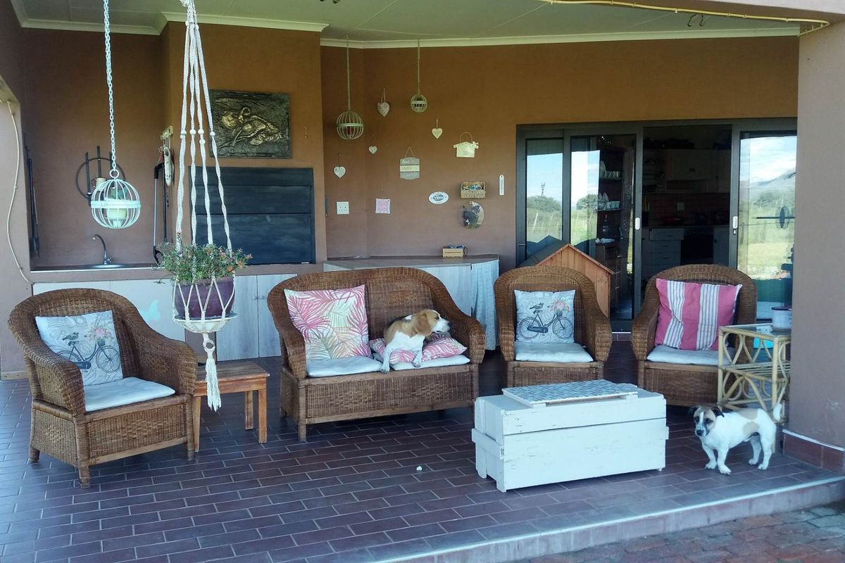 FOR SALE: SECURE 1 HECTARE PROPERTY WITH HOME, GARDEN & BUSINESS POTENTIAL - Photo 4