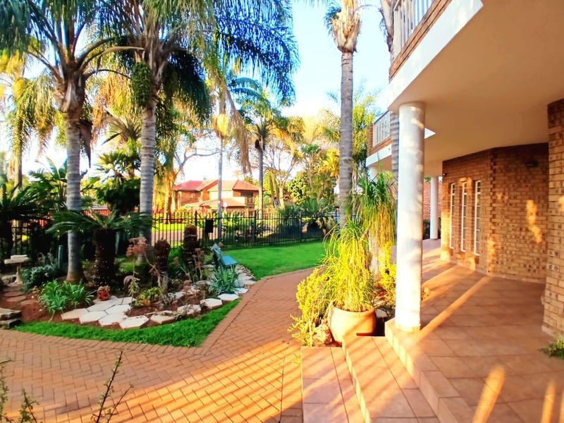 700m2 OF PURE ELEGANCE • PRESTIGE • SPACE • LEGACY - Photo 3