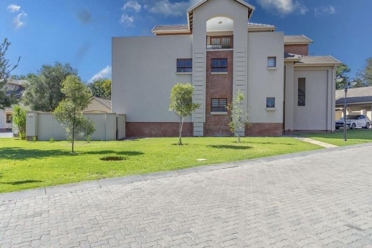 Beautiful 2 bedroom apartment calling your name - Photo 3