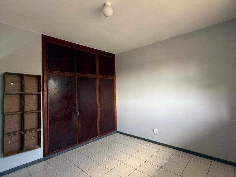 Own the view, own the lifestyle. - Photo 8