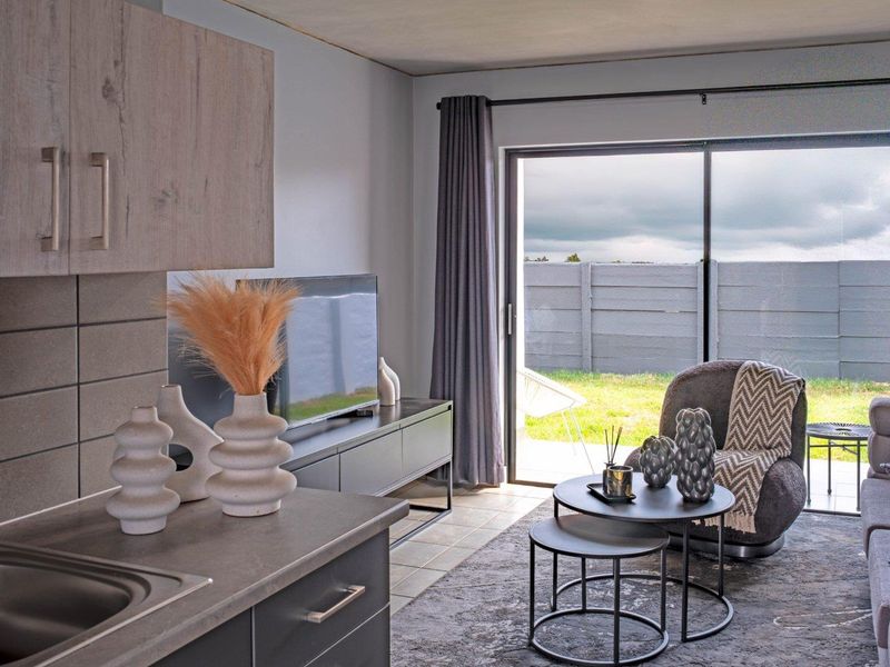 Brand New 2 Bed 2 Bathroom ultra-modern Apartment. Invest now!t! - Photo 3