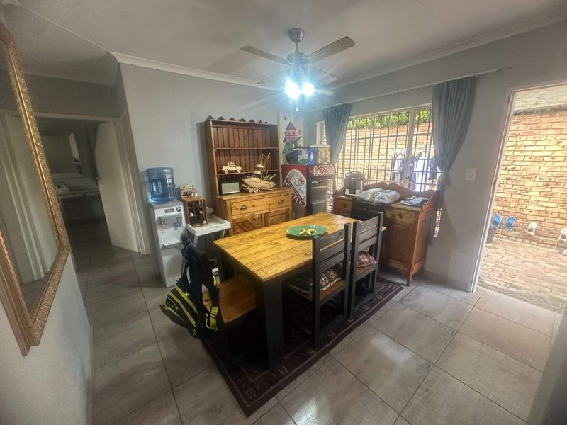 Charming 2 Bedroom Townhouse for Sale - Photo 7