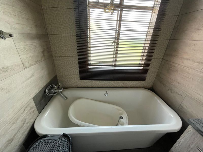 ✨ Modern 3-Bedroom Simplex for Sale – Secure Estate Living! - Photo 9