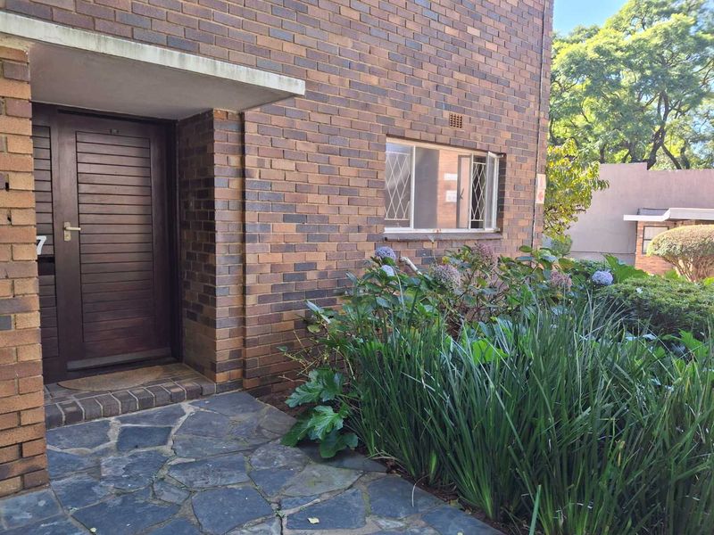 A LOVELY 1.5 BEDROOM TOWNHOUSE - Photo 10