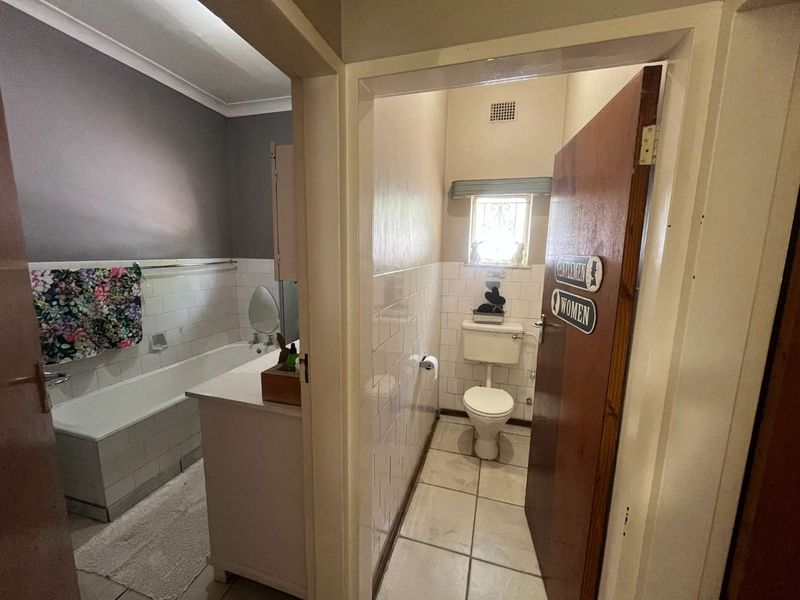 3 Bedroom Family Home with Private Flat – Ideal for Extended Family or Extra Income - Photo 7