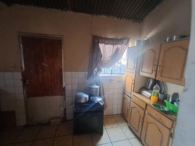 2 Bedroom House In Ivory Park - Photo 2