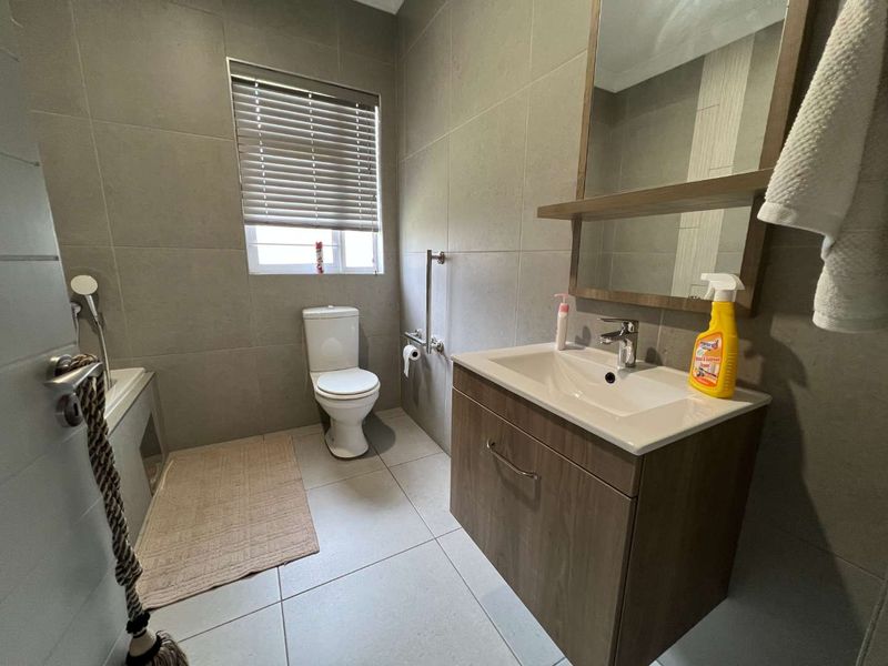 ATTENTION ALL OVER 50! - Photo 10