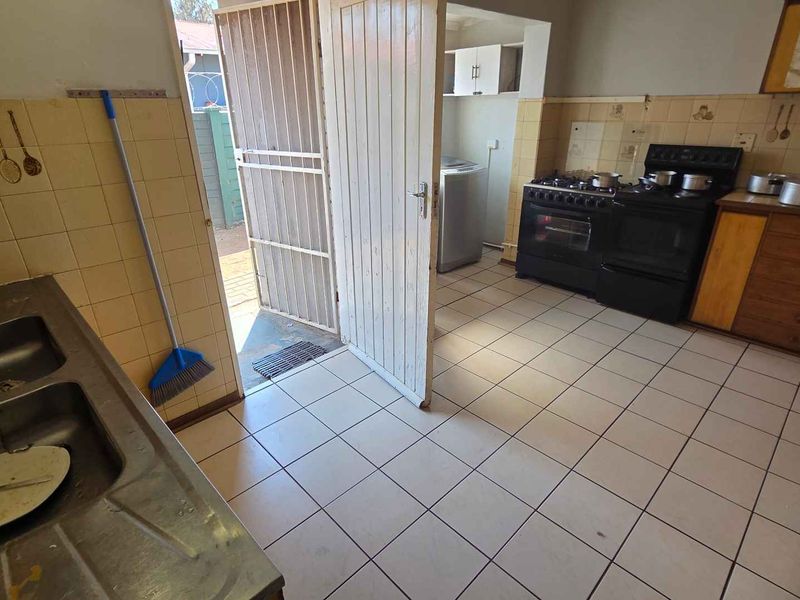 Prime Investment Opportunity – High Rental Income Student Property - Photo 6