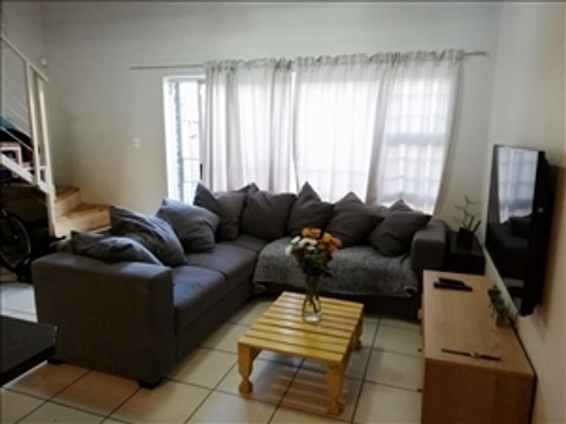 Pinnacle 7 Loft Apartment - Photo 3