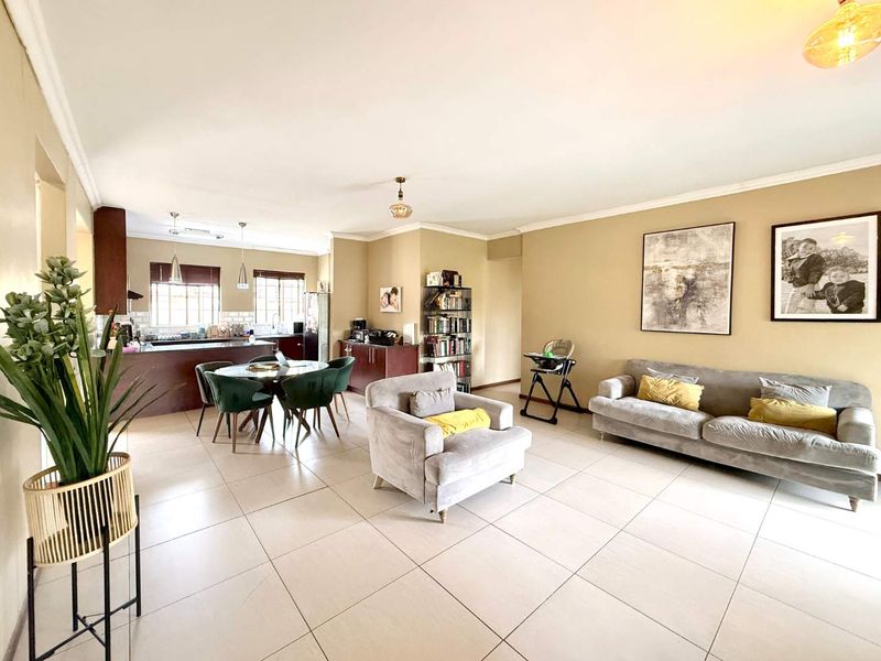 Modern Secure and Private 3 bedroom cluster - Photo 5