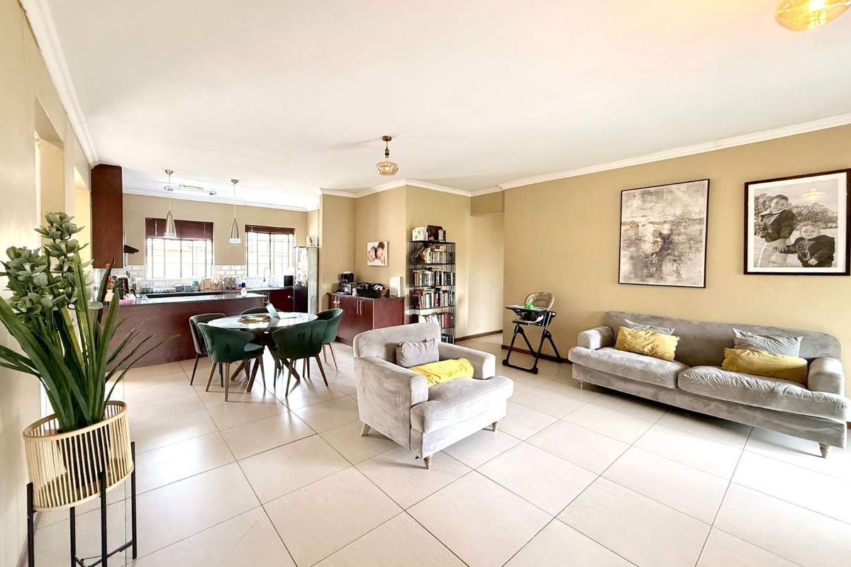 Modern Secure and Private 3 bedroom cluster - Photo 5