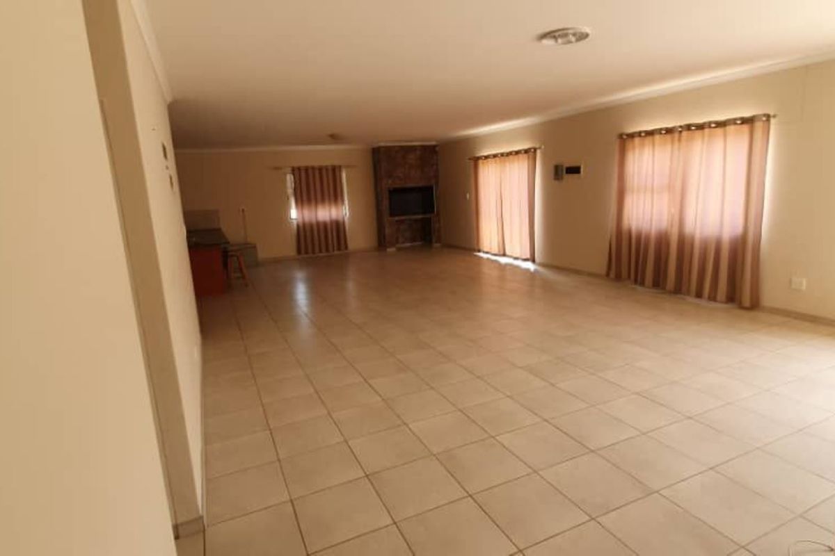 FOR SALE- 3 BEDROOM HOUSE IN ARANDIS, NAMIBIA - Photo 4