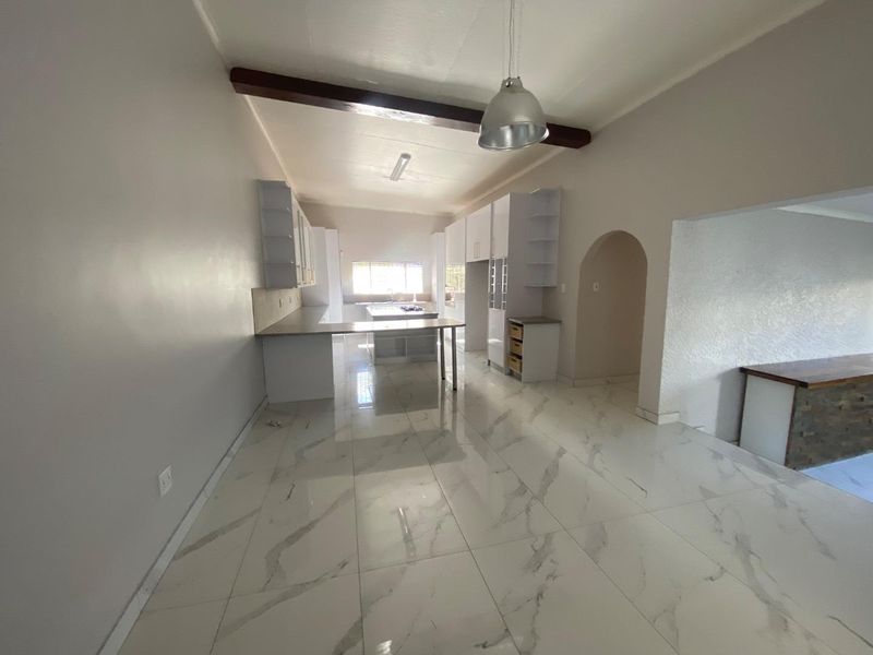 FREESTANDING HOUSE TO LET OLYMPIA - Photo 5