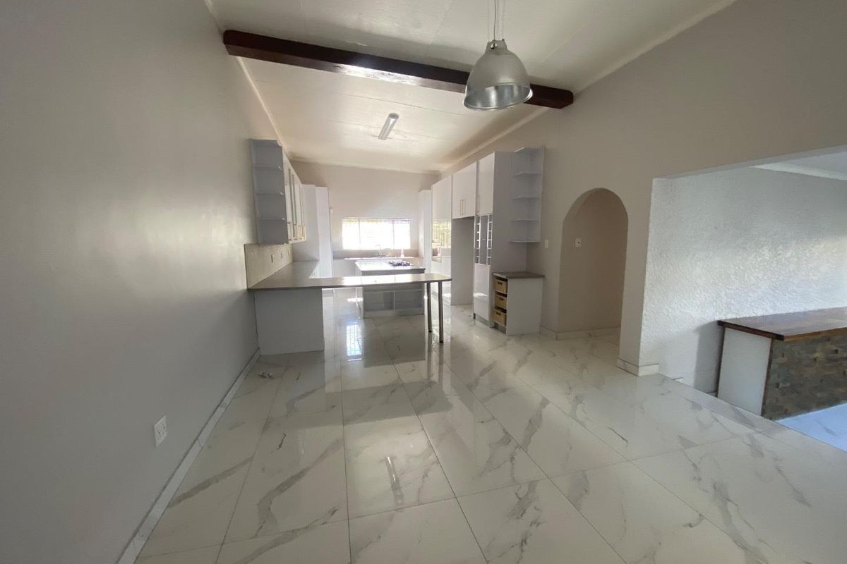 FREESTANDING HOUSE TO LET OLYMPIA - Photo 5