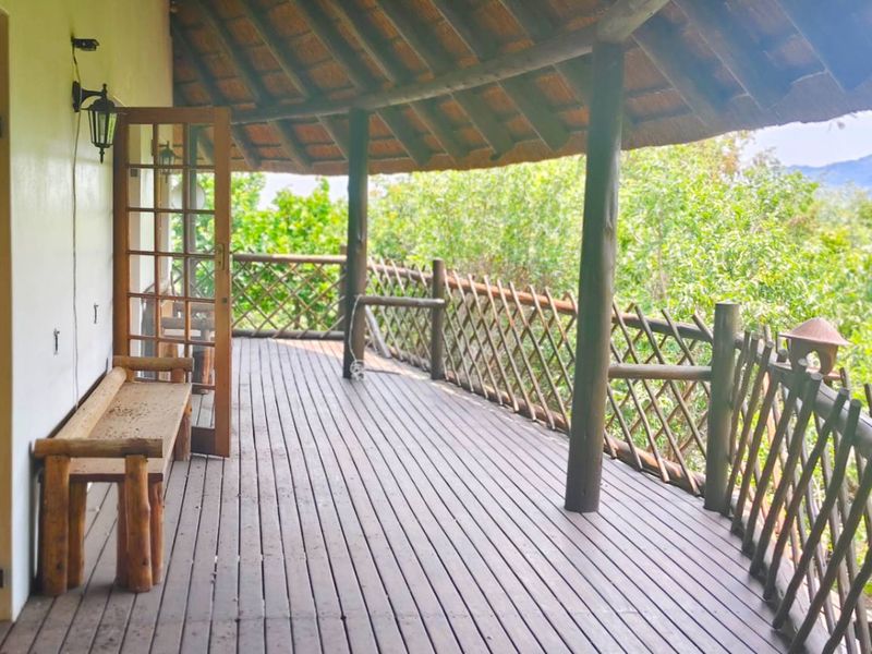 Exceptional Dual Living Property with Panoramic Views - Photo 2