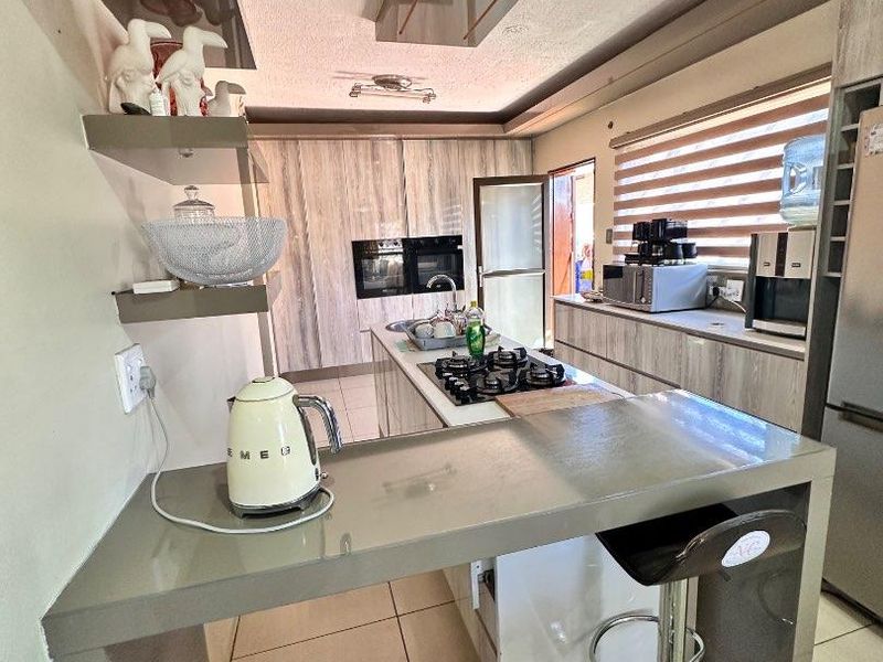 Neat Spacious - Photo 7