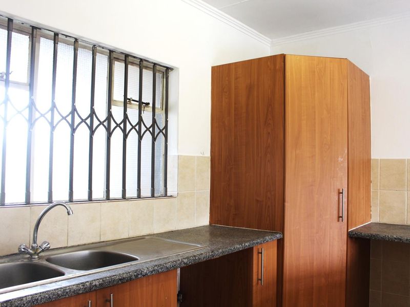 Two-Bedroom apartment - Photo 3