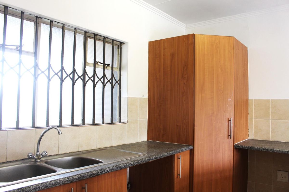 Two-Bedroom apartment - Photo 3