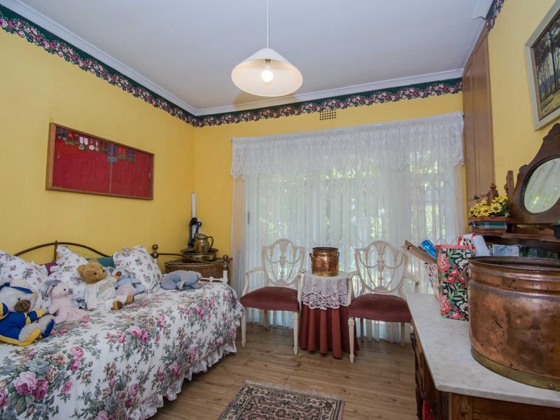 Spacious 4-Bedroom Home with Stunning Views and Versatile Living Spaces. - Photo 9