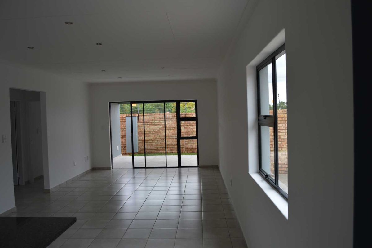 New Developed 2 Bedroom Townhouse For Sale in Brackendowns - Photo 5