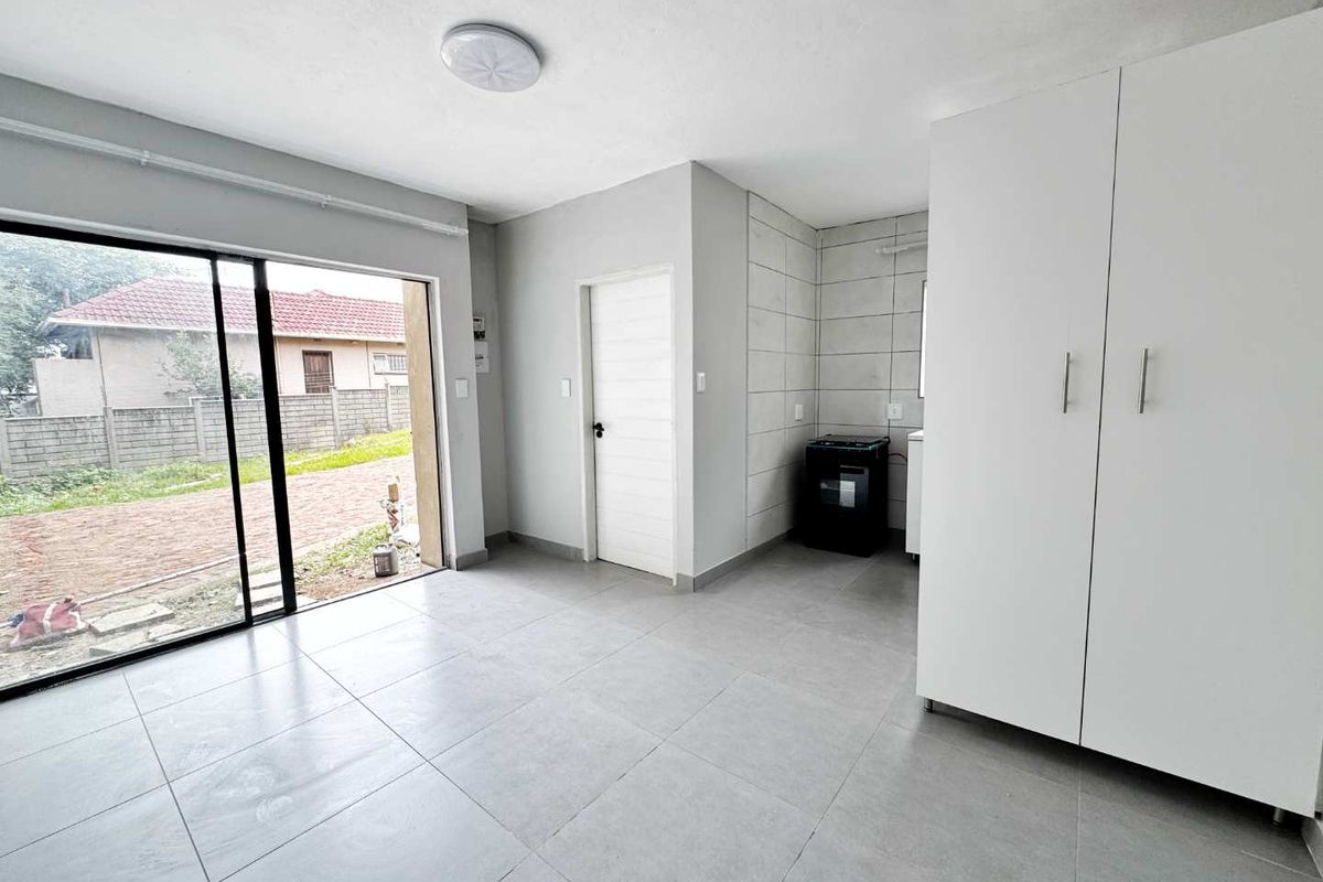 Modern Studio Apartment - Photo 5