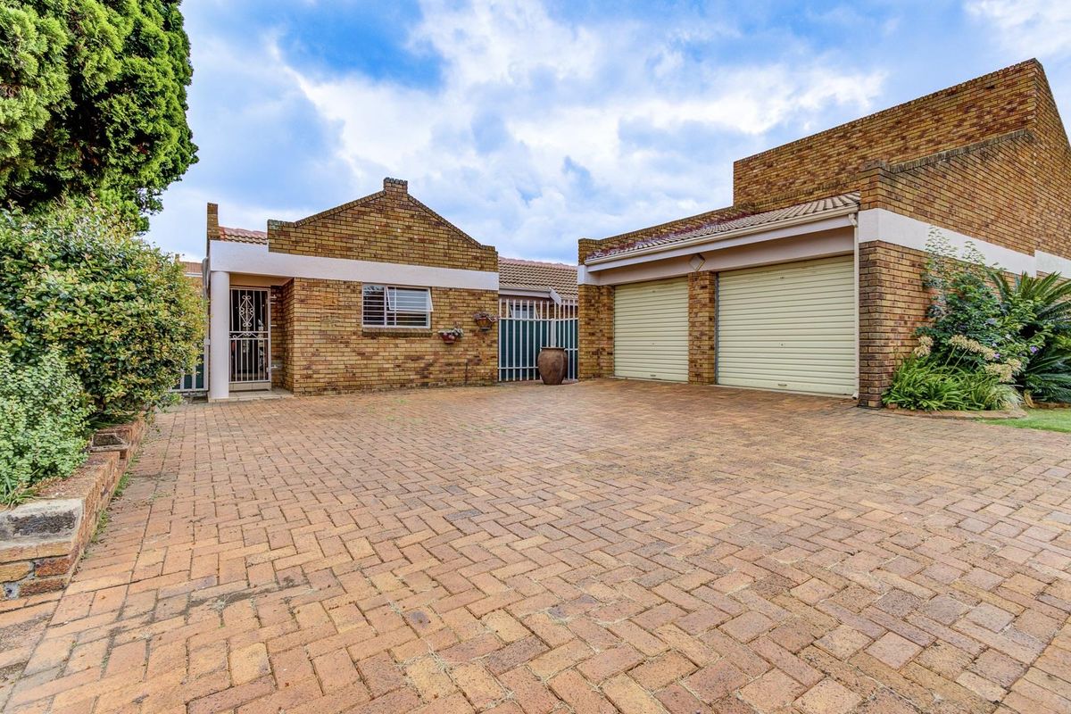 SECURE, PEACEFUL LIVING - PET FRIENDLY and LOW LEVY too! - Photo 2