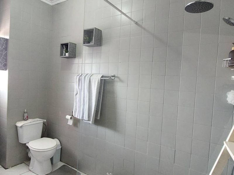 2 Bedroom Apartment in Albermarle - Photo 10