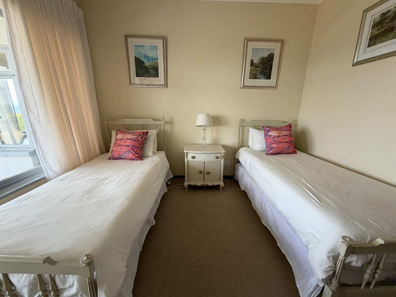 Beautiful family beach side home in Simons Town - Photo 8