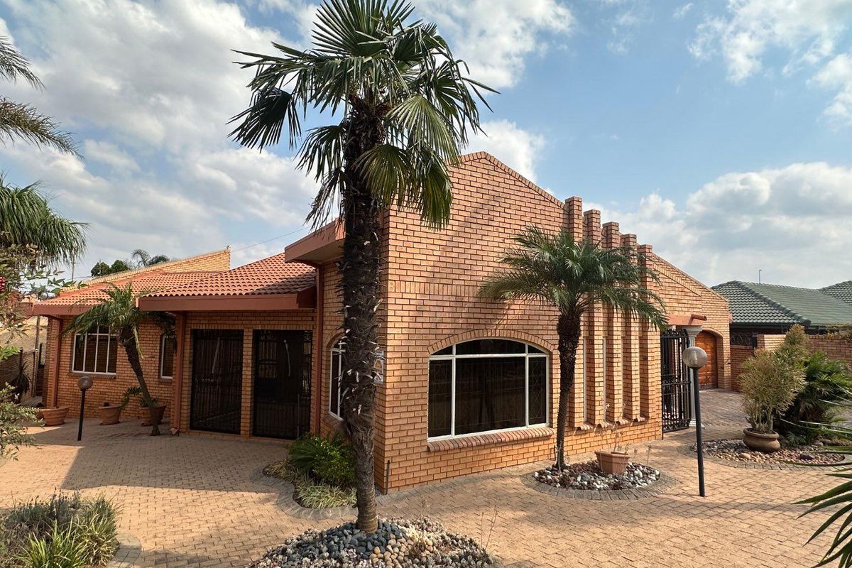 Why settle for less when you can bring your family in this unbelievable home. - Photo 4