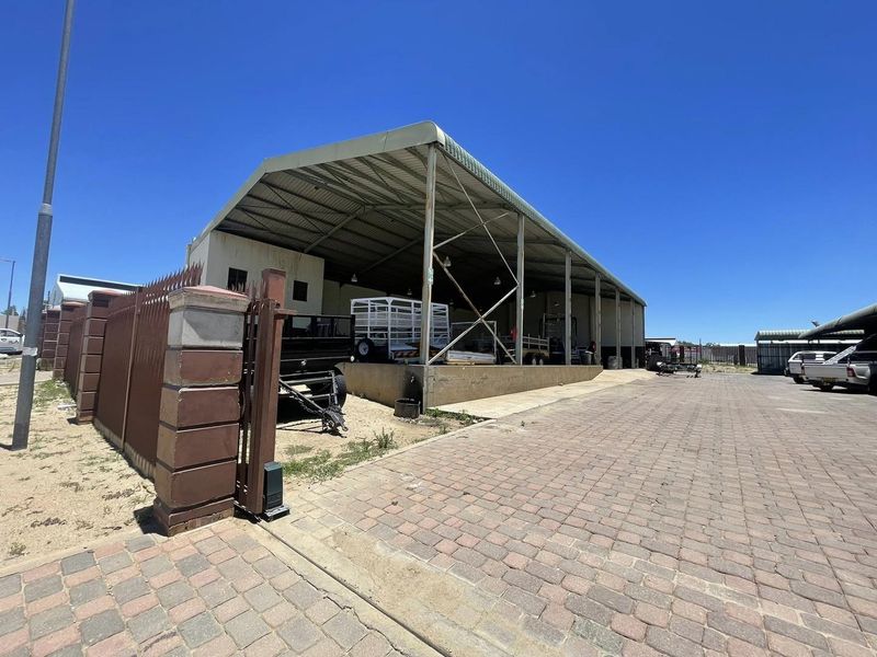 TO LET!! WAREHOUSE IN LAFRENZ INDUSTRIAL AREA - Photo 2