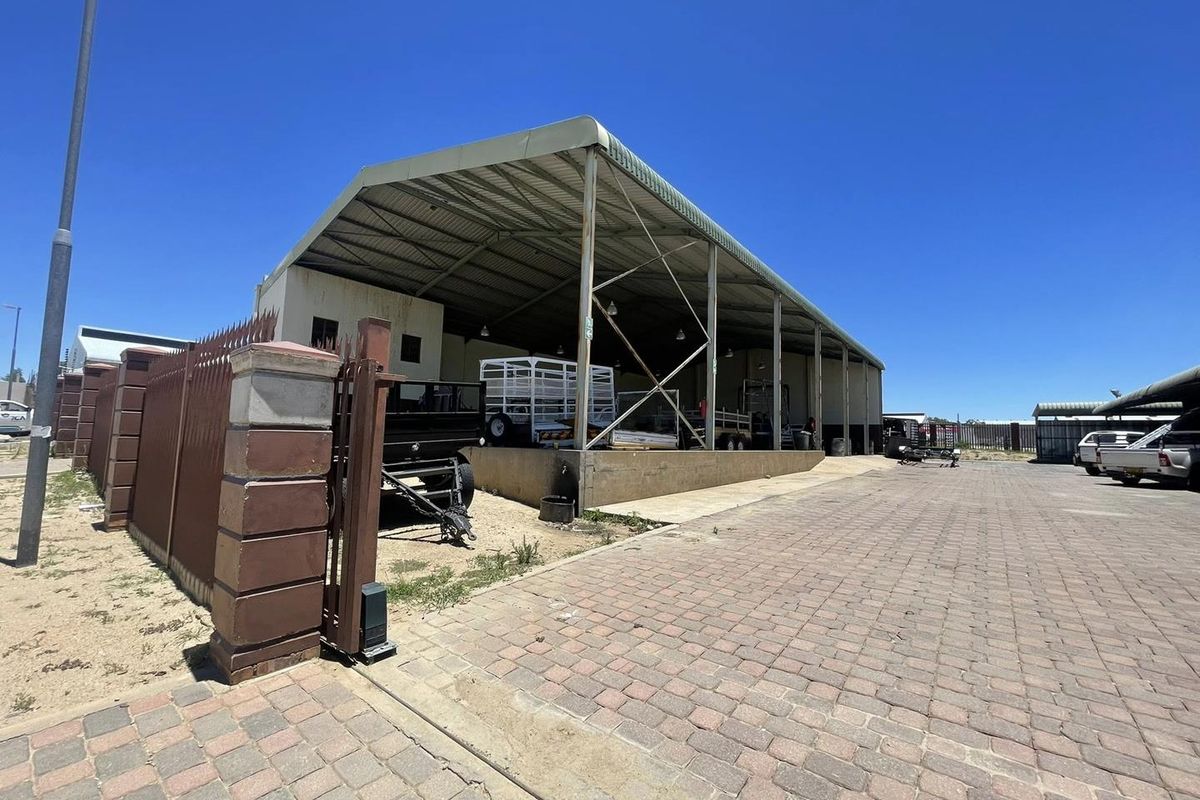 TO LET!! WAREHOUSE IN LAFRENZ INDUSTRIAL AREA - Photo 2