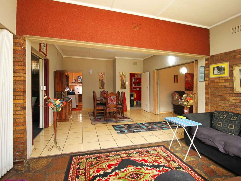 Spacious 3-Bedroom Family Home with Flatlet, Solar and many more - Photo 9