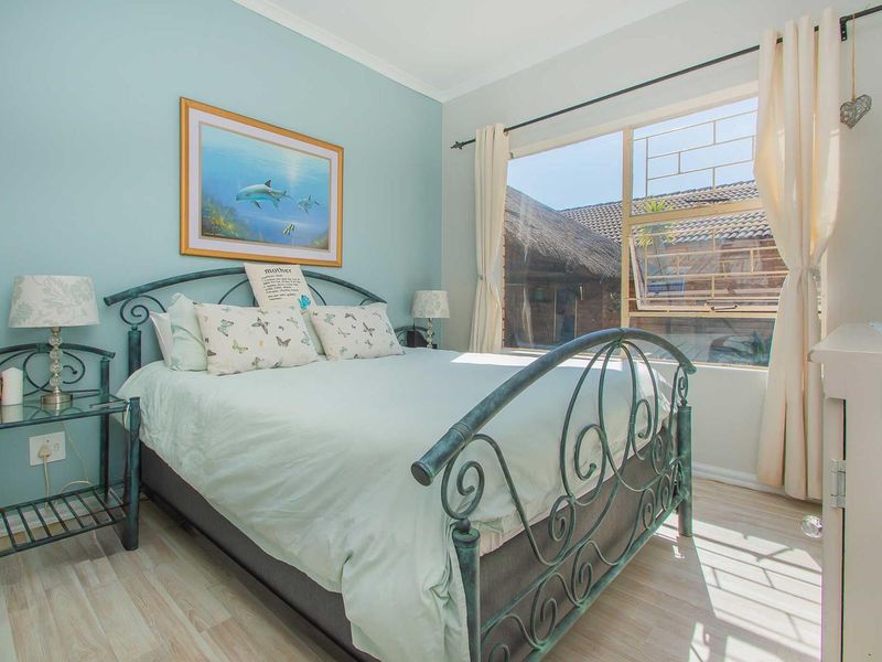 Low Maintenance and Low Levies, Neat as a Pin with Bird Lovers Garden. - Photo 10