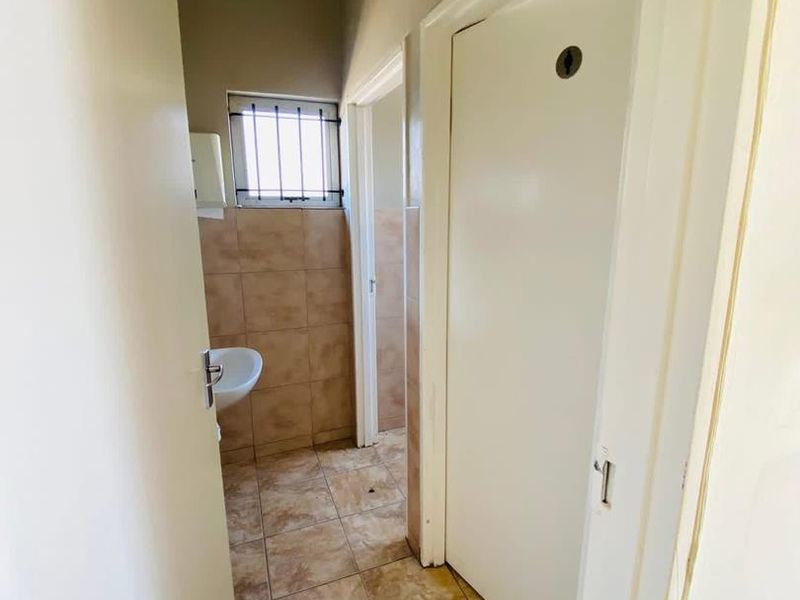 Warehouse+Office For Sale In Katutura Industrial - Photo 6