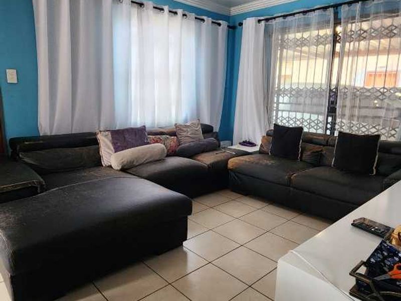 3 Bedroom House For Sale in The Orchardss - Photo 5