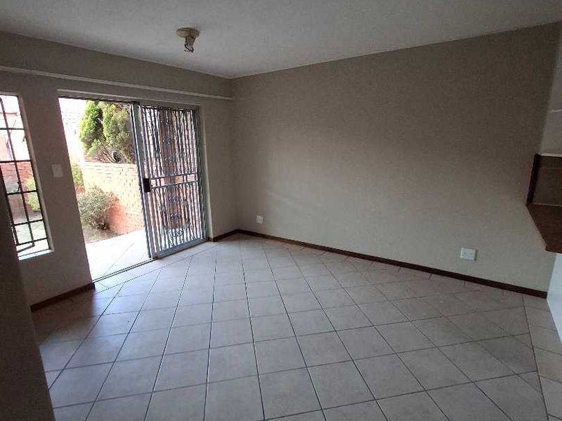 Two Bedroom Ground Floor Unit in Secure Complex - Photo 6