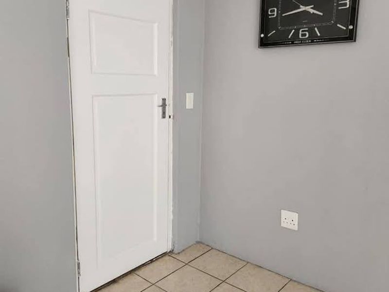 Charming 3-Bedroom House for Rent in Harare - Photo 9