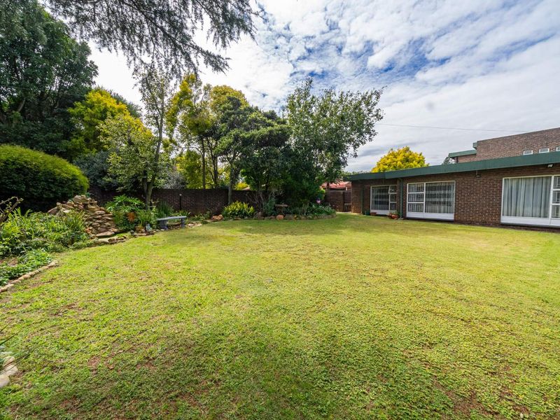 5 Bedroom double story for Sale in Farrarmere - Photo 8