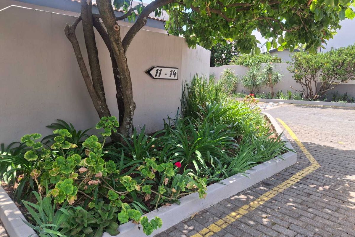 A BEAUTIFUL TWO BEDROOM SIMPLEX - Photo 4