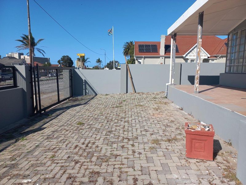 Freestanding corner property, on Cape Road! - Photo 10