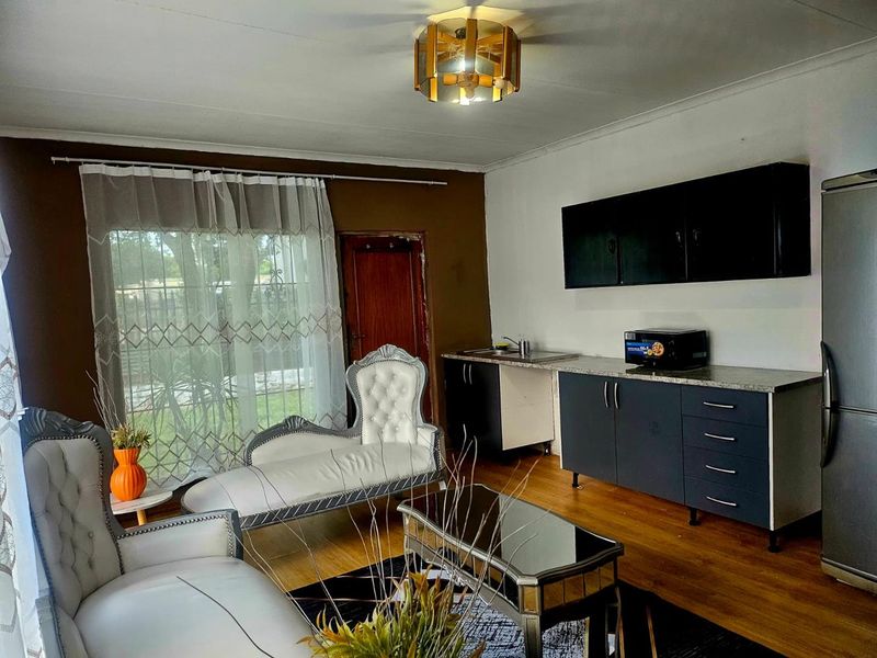 3 bedroom house for Sale in Buccleuch - Photo 5