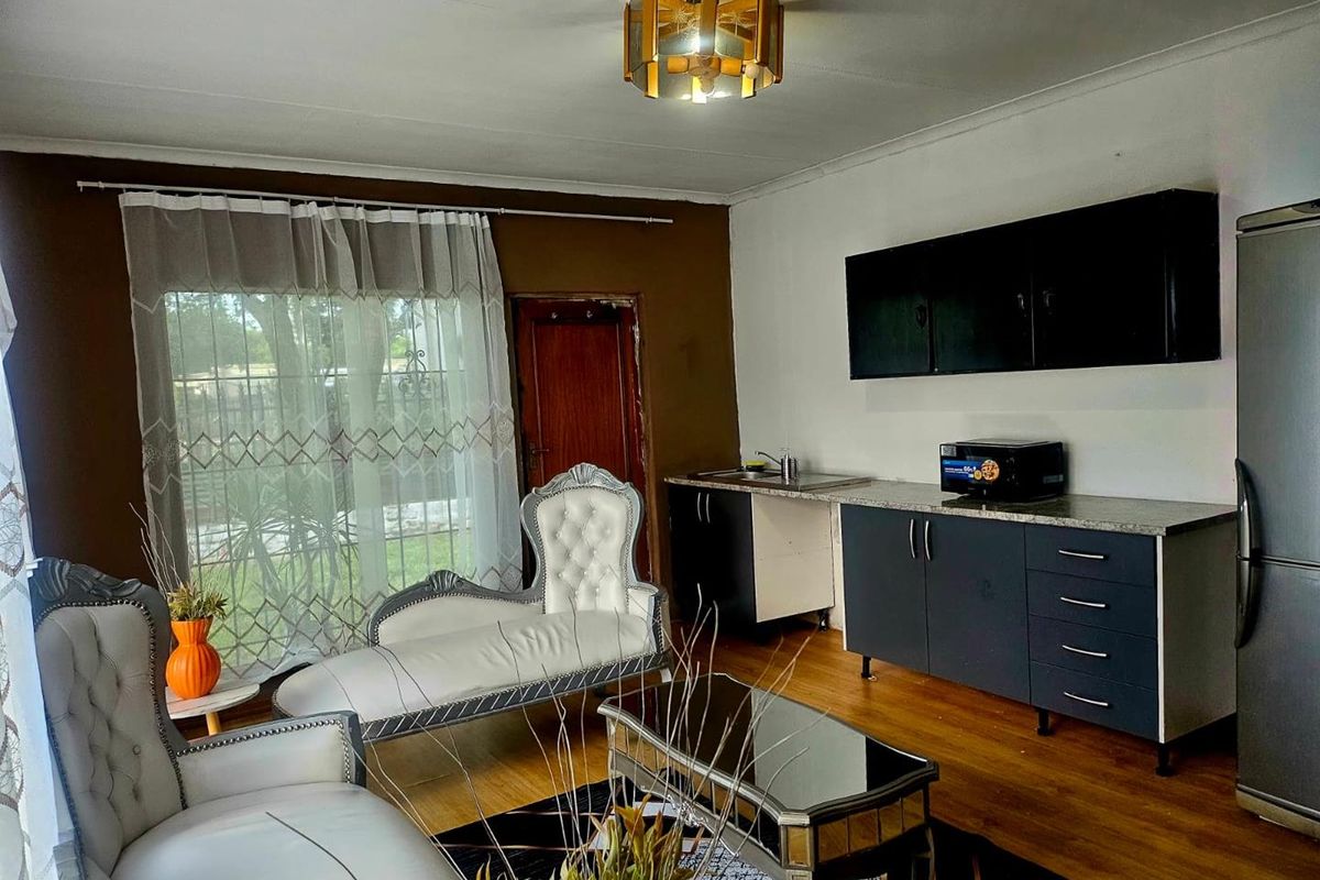 3 bedroom house for Sale in Buccleuch - Photo 5