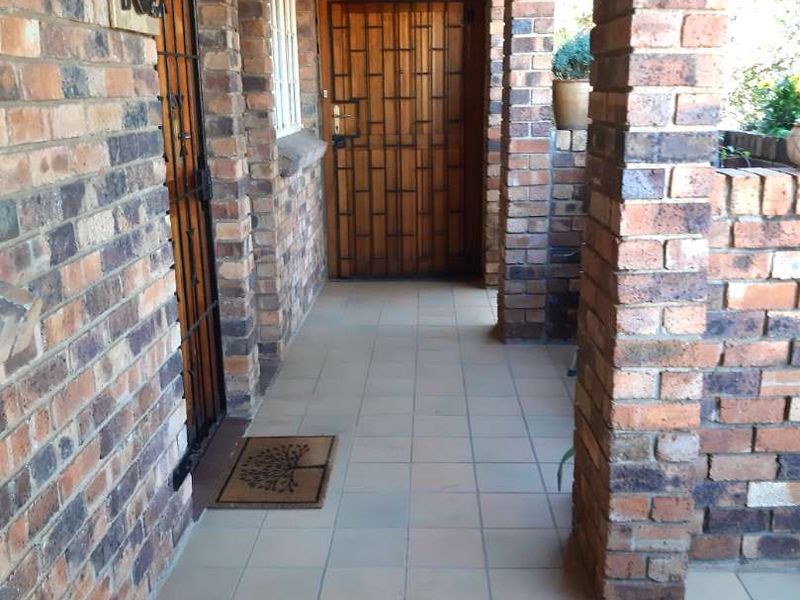 Spacious, Light-Filled Retirement Living in the Heart of Bryanston - Photo 3