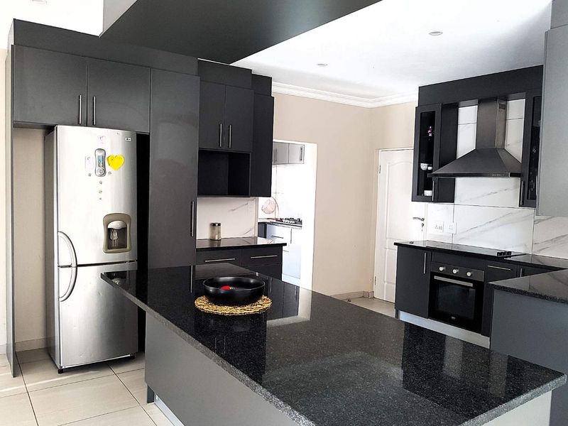 Luxurious Family Home. - Photo 10