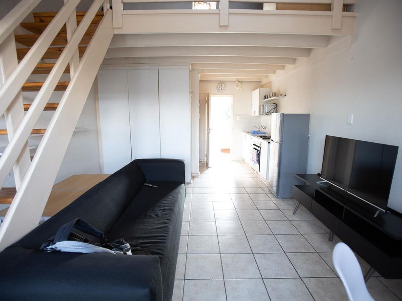 Bachelor Unit in Hatfield - Photo 5