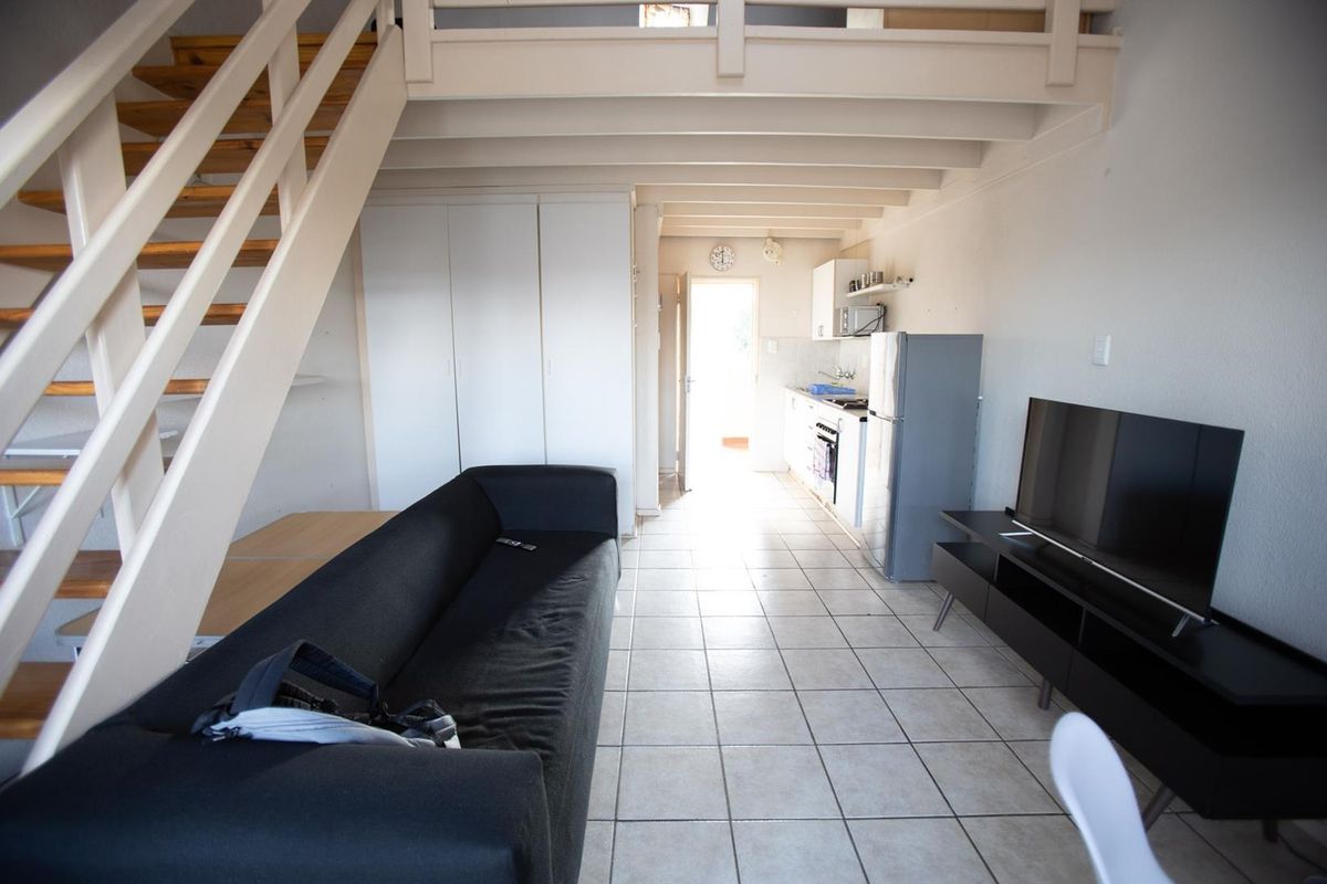 Bachelor Unit in Hatfield - Photo 5