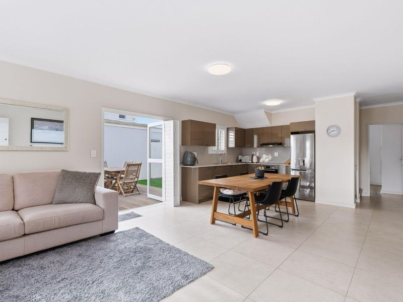 Immaculate Double-Storey Home Available To Let - Photo 5